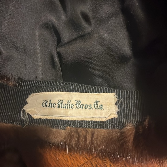Vintage Mink hat from The Halle Bros. Co. - Picture 3 of 3
